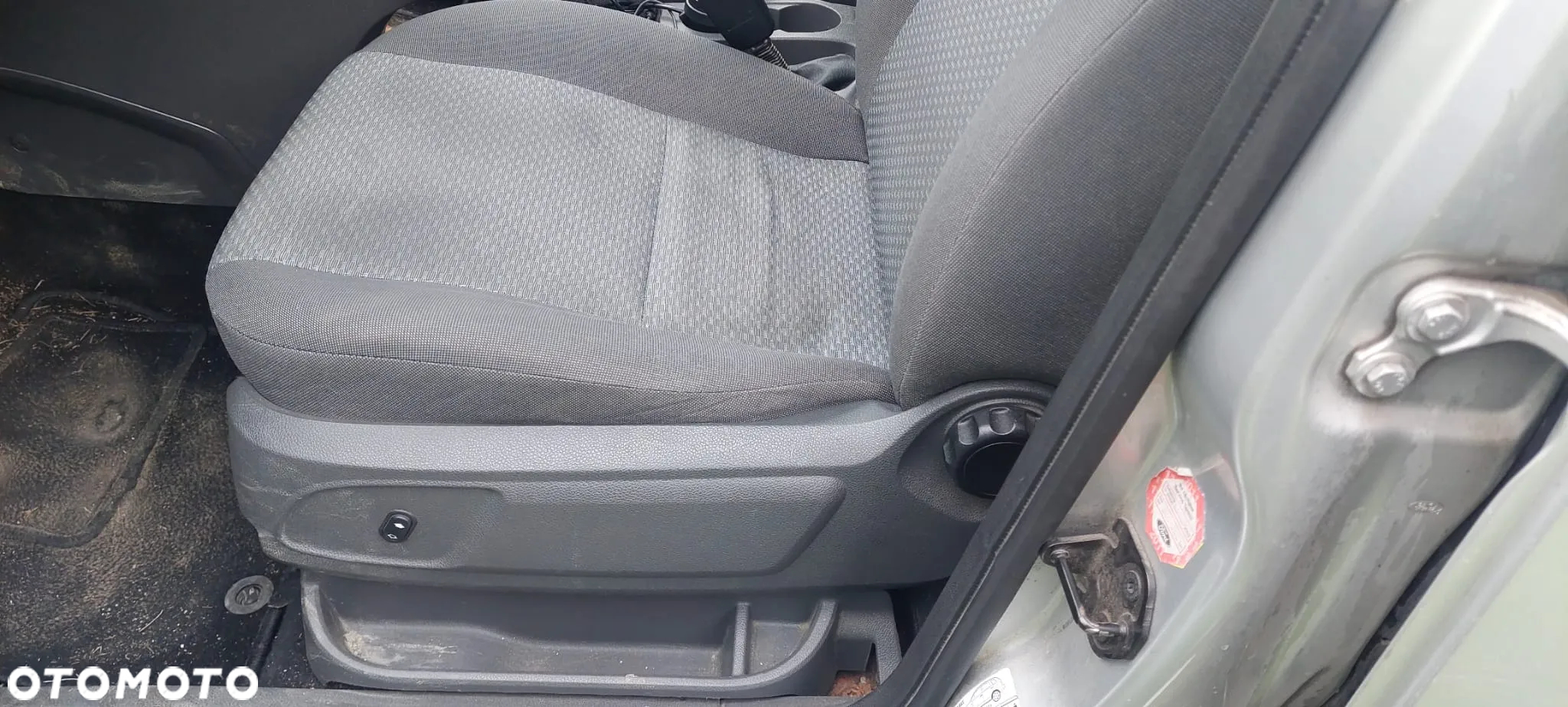 Ford Focus C-Max 2.0 Ghia - 8