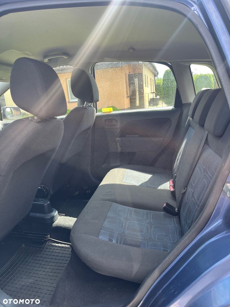 Ford Fiesta 1.3 - 10