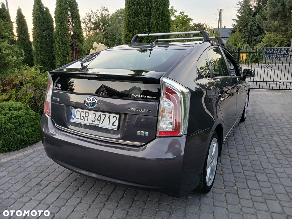 Toyota Prius (Hybrid) Executive - 18