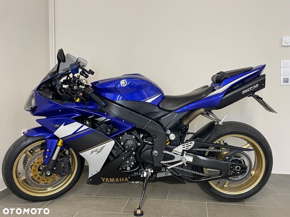 Yamaha R1 - 2