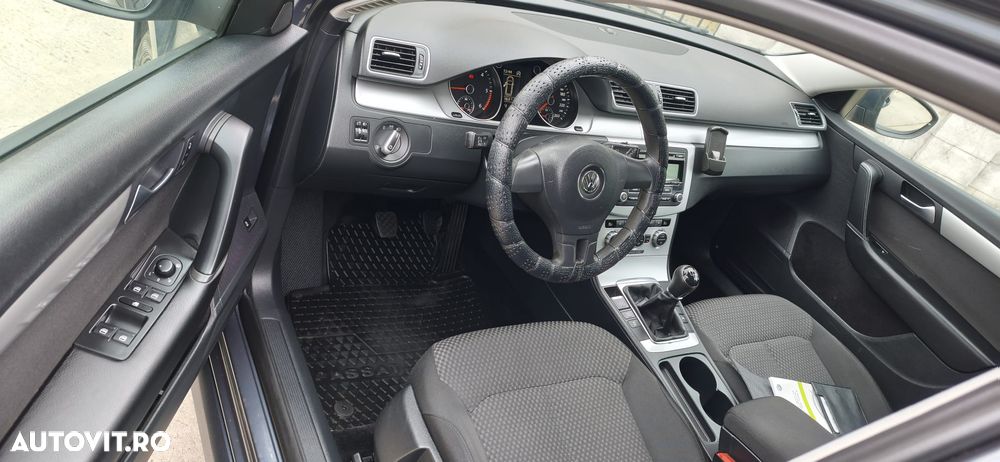 Volkswagen Passat - 5