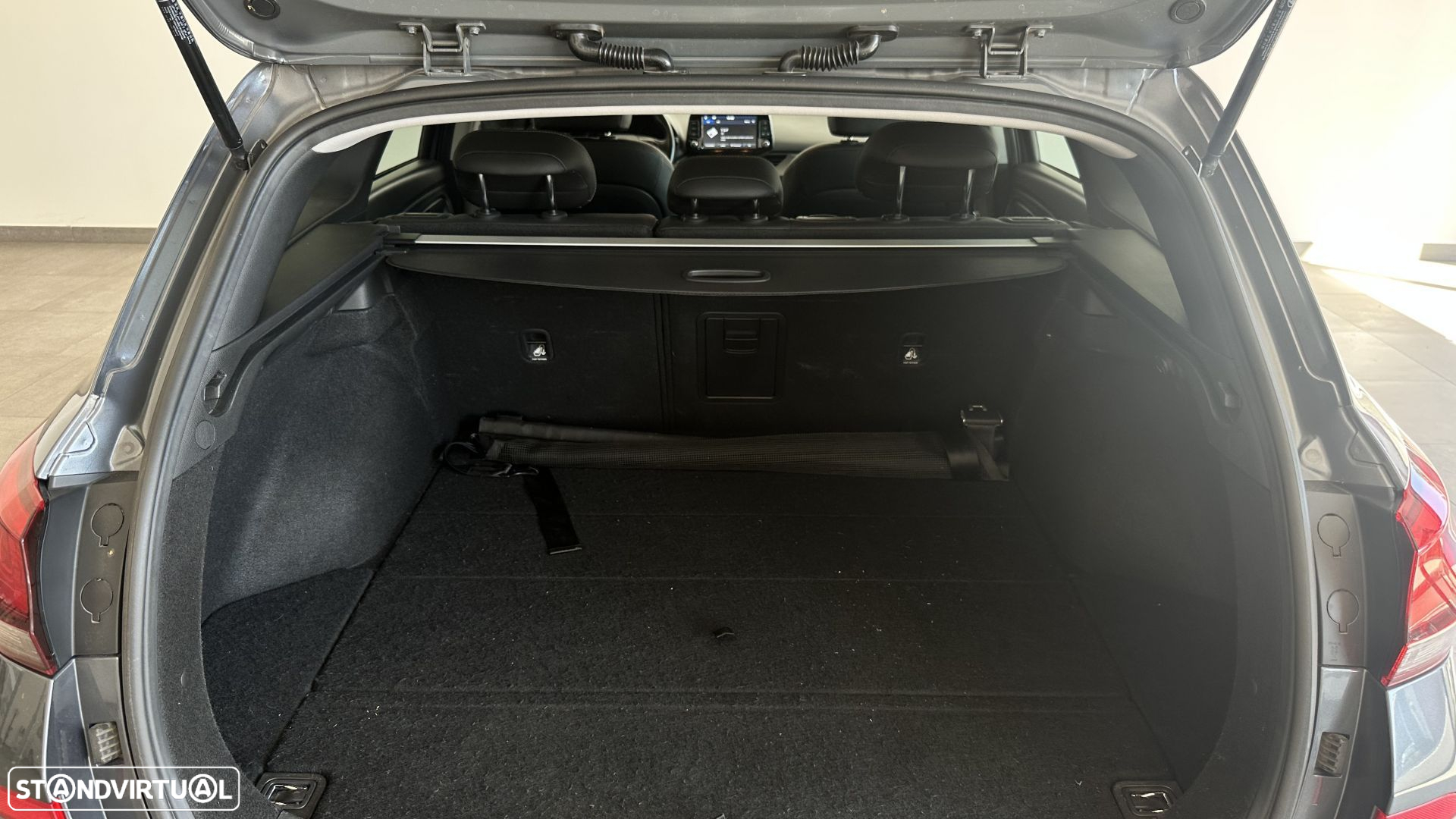 Hyundai i30 1.6 CRDI Comfort+Navi - 3