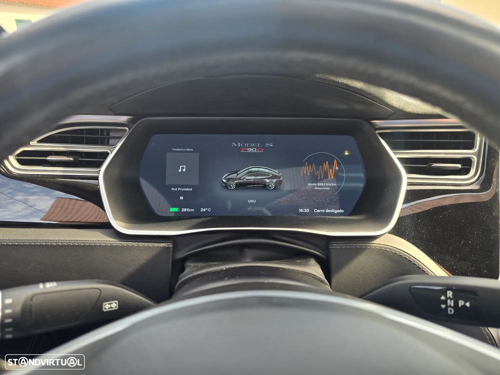 Tesla Model S P90D - 14
