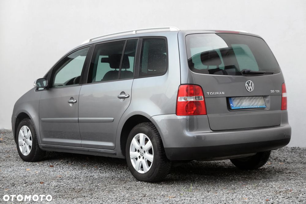 Volkswagen Touran 2.0 TDI Trendline DSG - 14