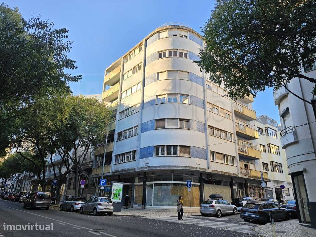 Apartamento T6+ 1, para remodelação total, na Rua Pascoal de Melo -... - Grande imagem: 2/53