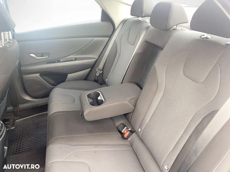 Hyundai Elantra 1.6 l 123 CP CVT Exclusive - 12