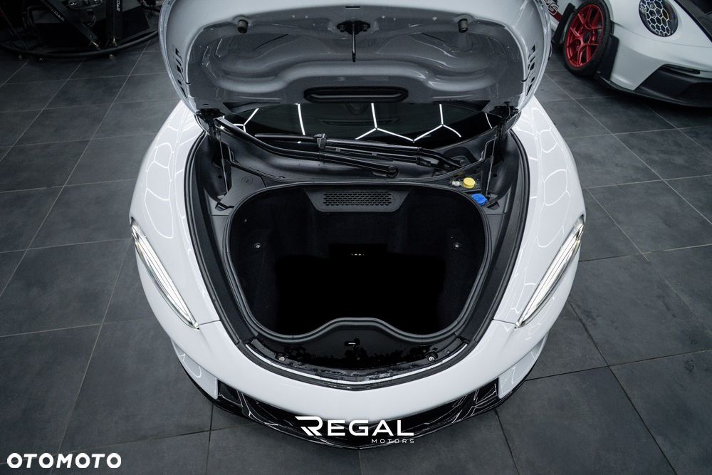 McLaren GT Standard - 22