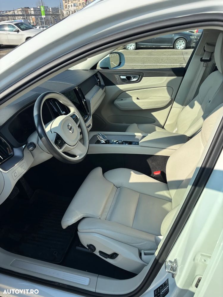 Volvo XC 60 B4 D Plus Dark - 7