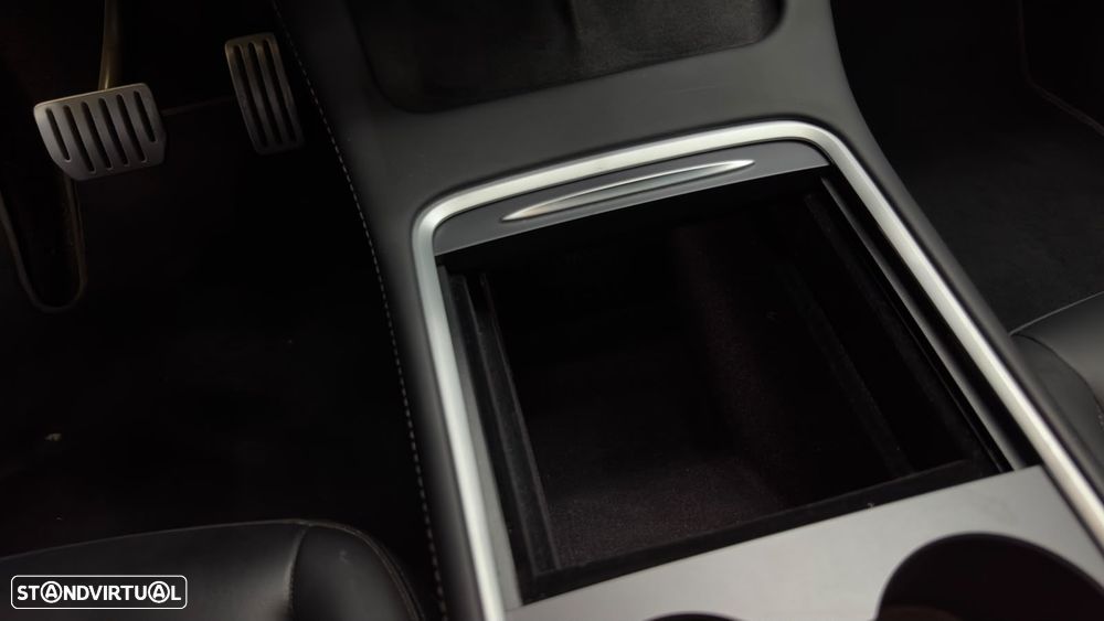 Tesla Model Y Performance Dual Motor AWD - 29