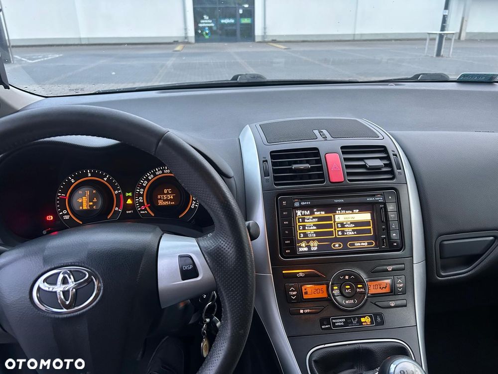 Toyota Auris 1.4 D-4D 2010 - 12