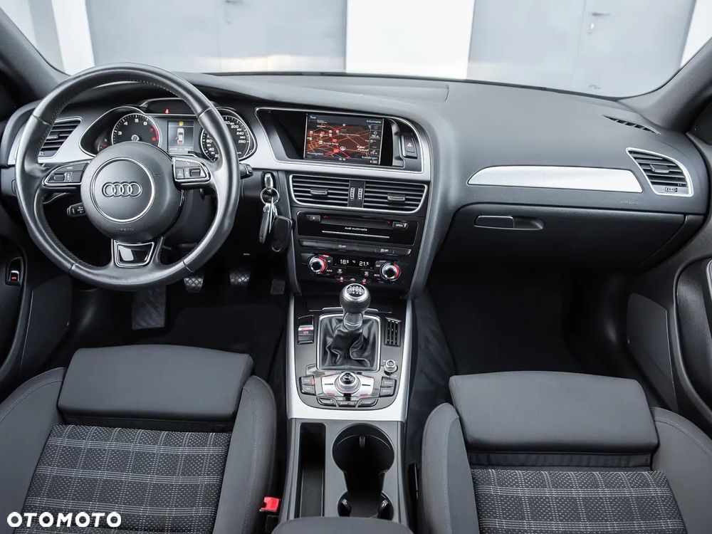 Audi A4 Limousine - 28