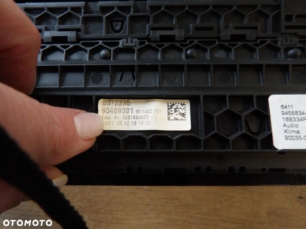 BMW - G30,G31 - PANEL STEROWANIA KLIMATYZACJI , RADIA , NAWIGACJI - 9458834 - 3