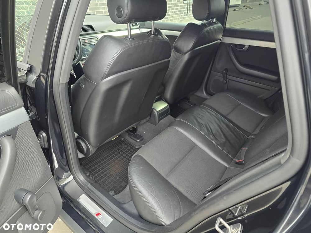 Audi A4 Avant 2.0 TDI DPF quattro - 26
