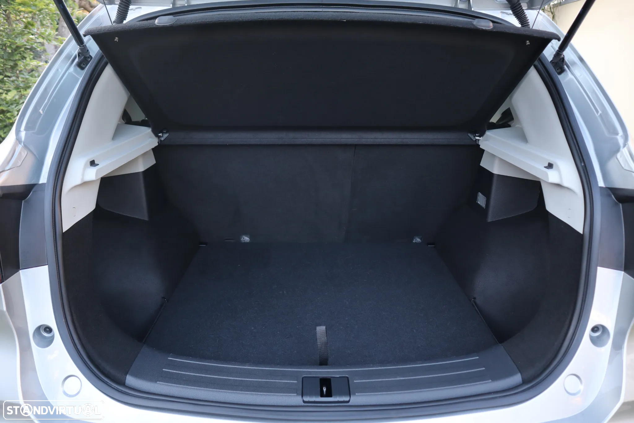 MG ZS EV 72.6 kWh Luxury - 13