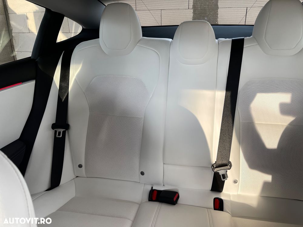 Tesla Model 3 - 12