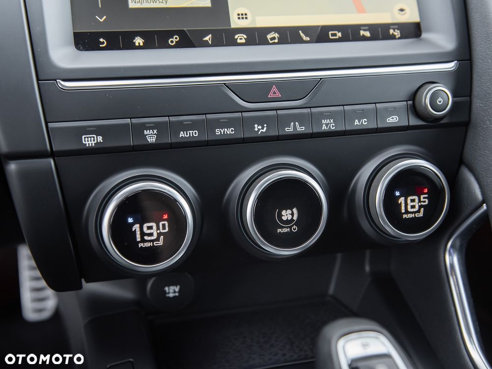 Jaguar E-Pace D180 AWD R-Dynamic S - 28