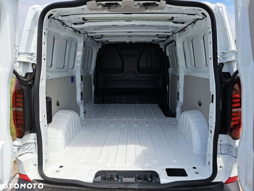 Volkswagen Transporter Transporter Furgon L2 2,0 TDI 150 KM automat - 18