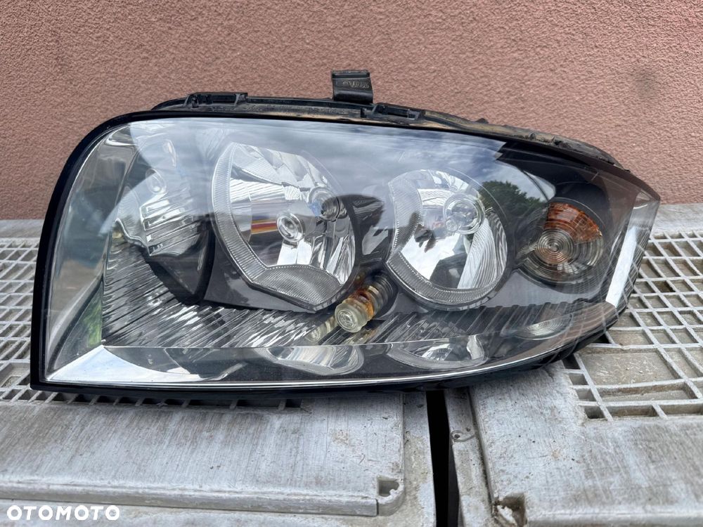Lampa przednia AUDI A2 LEWA EUROPA ORYGINALNA VALEO - 1