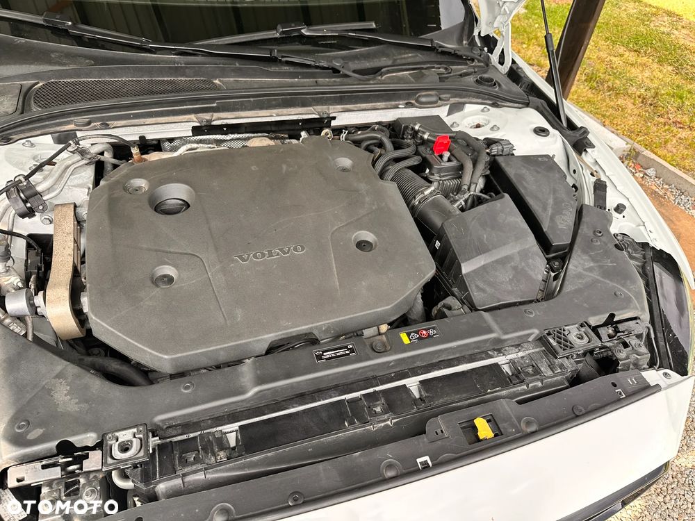 Volvo V60 B4 D R-Design - 29