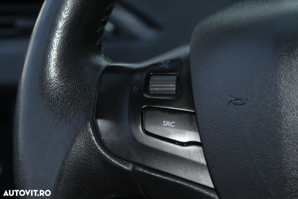 Peugeot 2008 1.6 e-HDi FAP STT Active - 16