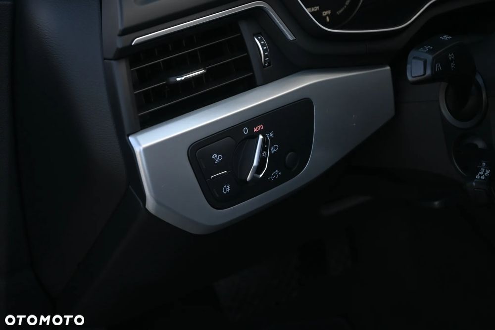 Audi A4 Avant 2.0 TDI ultra S tronic sport - 30