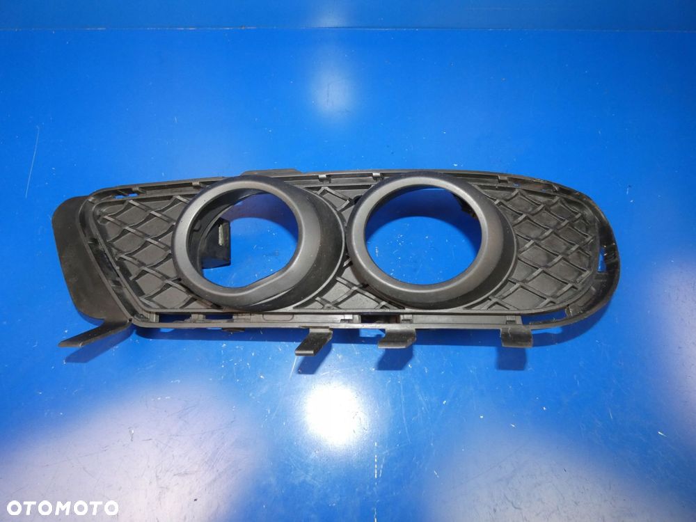 MERCEDES E KLASA W212 RAMKA HALOGENU PRAWY PRZÓD - 1