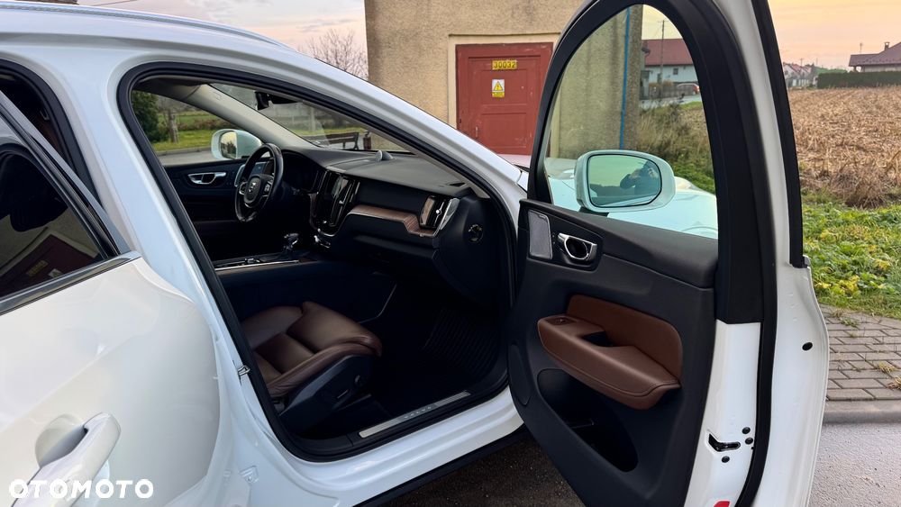 Volvo XC 60 D5 AWD Inscription - 16