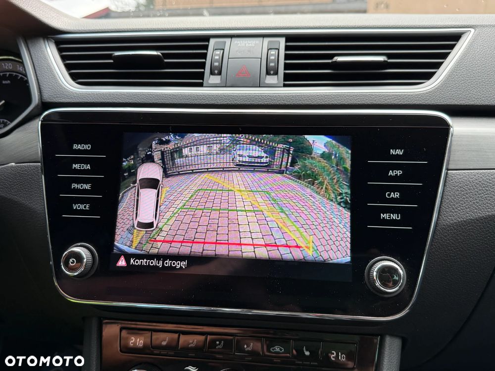 Skoda Superb 2.0 TDI 4x4 Style DSG - 24