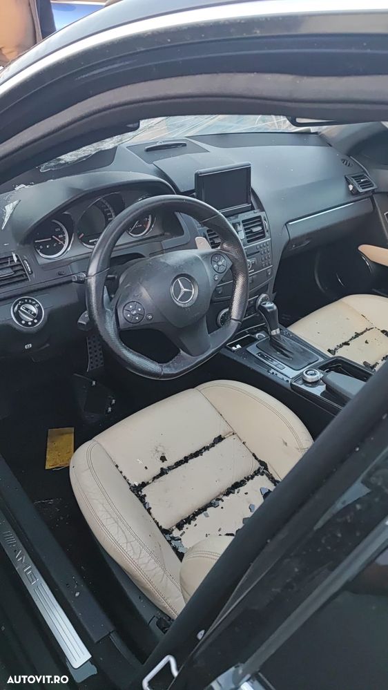 Dezmembram mercedes c63amg w204 2010