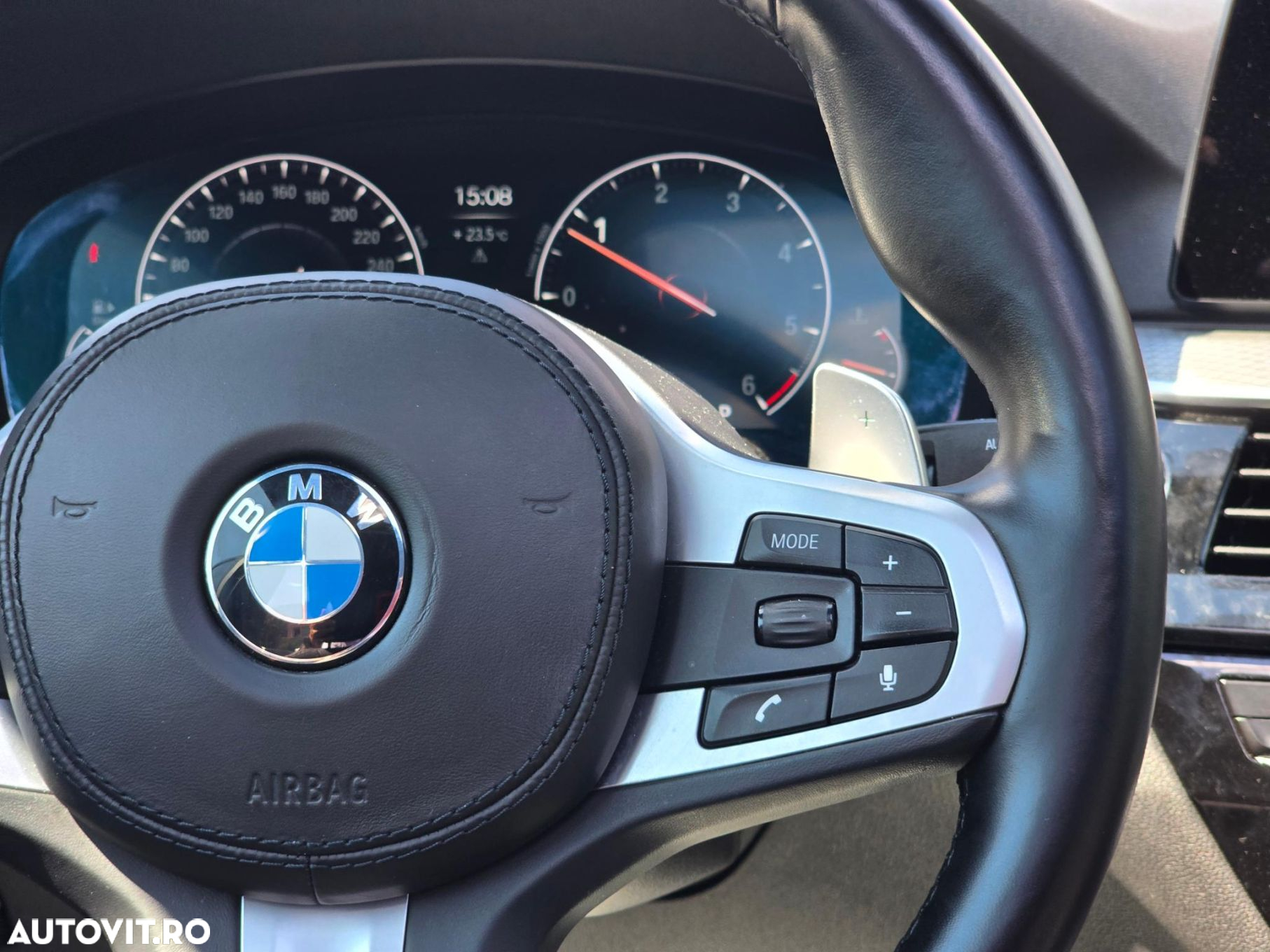 BMW Seria 5 520d xDrive AT - 17