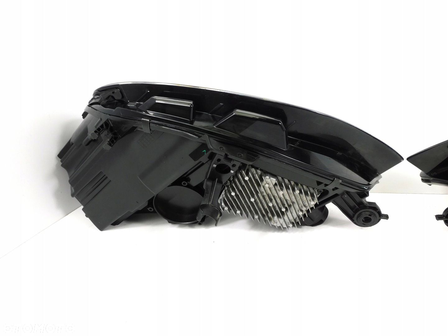 AUDI A4 B9 8W LIFT LAMPA PRAWA LEWA MATRIX - 8