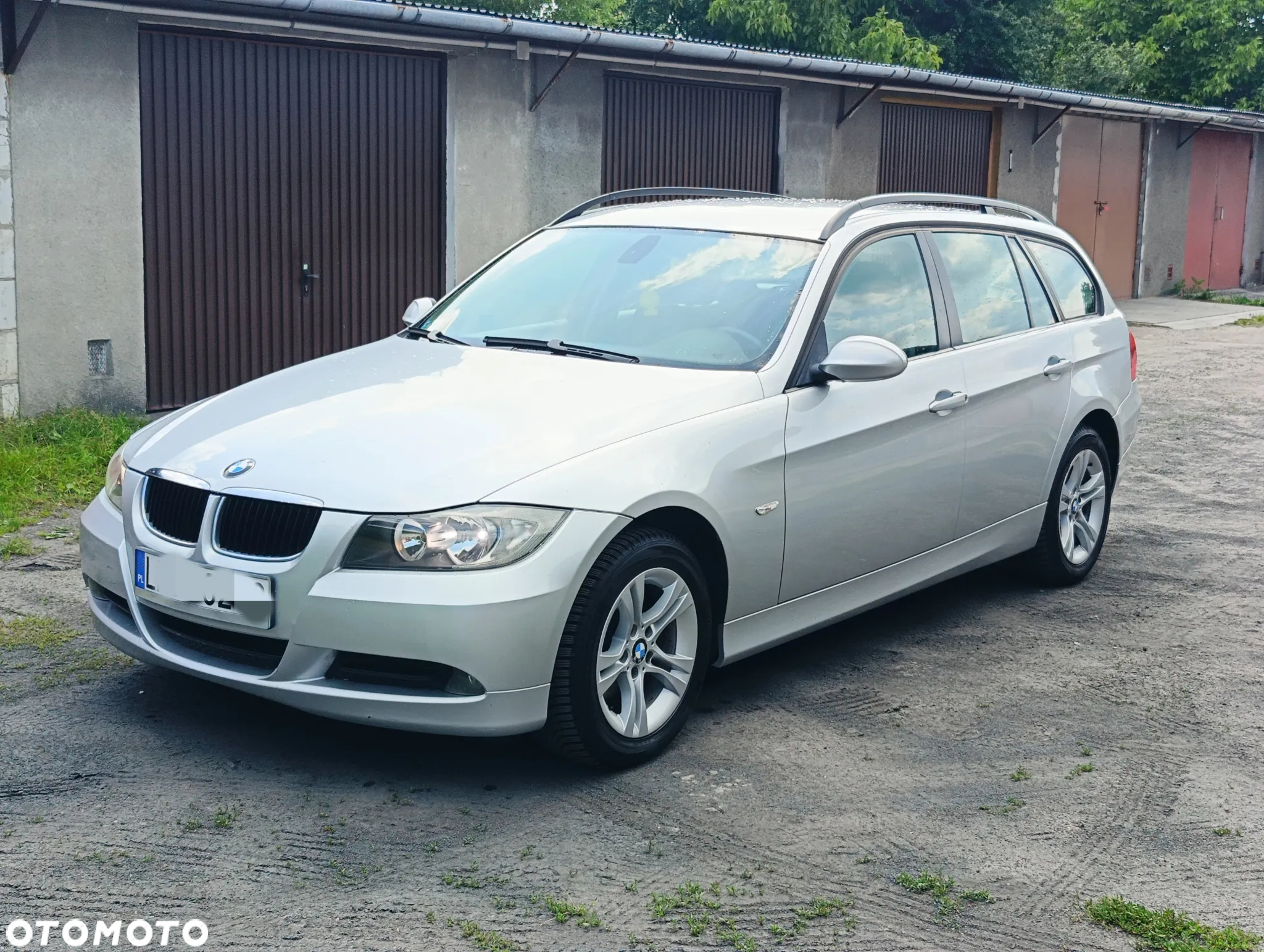 BMW Seria 3 318i Touring - 10