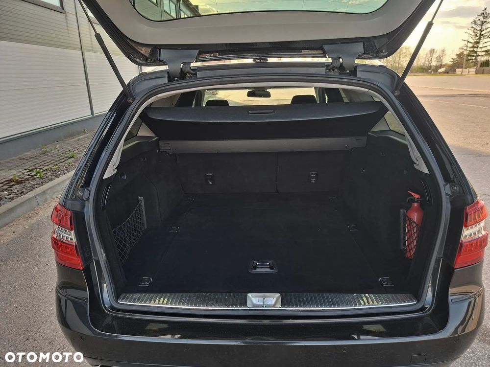 Mercedes-Benz Klasa E 200 CGI BlueEFFICIENCY Automatik Avantgarde - 28