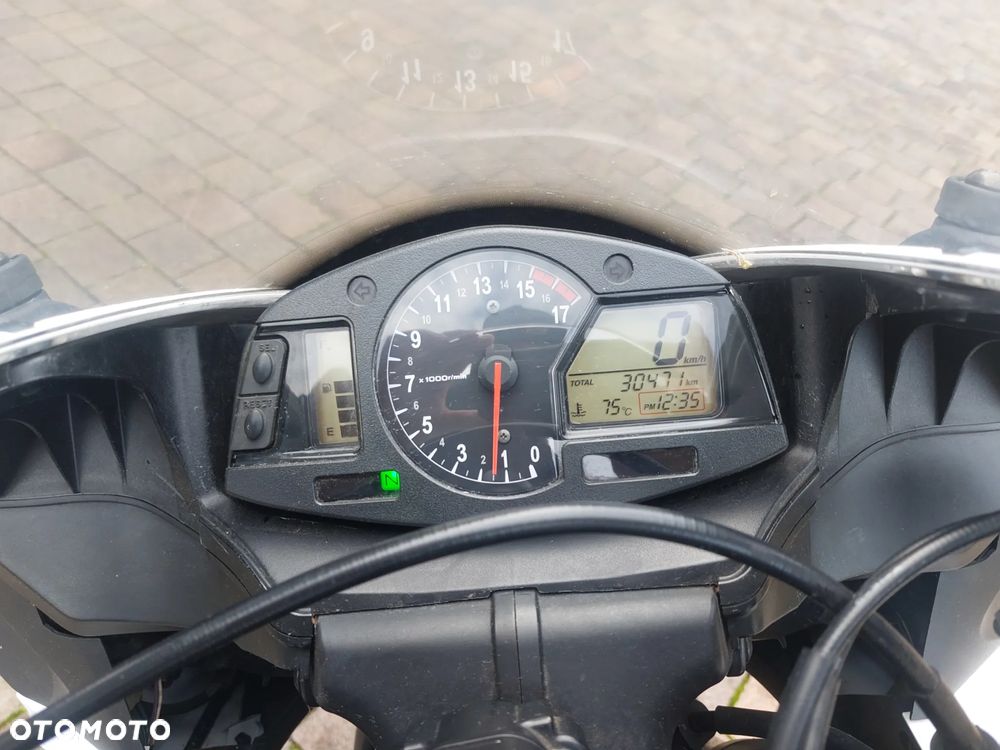 Honda CBR - 11