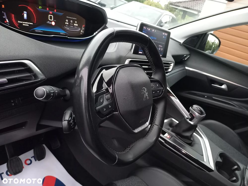 Peugeot 5008 BlueHDI 130 Allure Business-Paket - 26