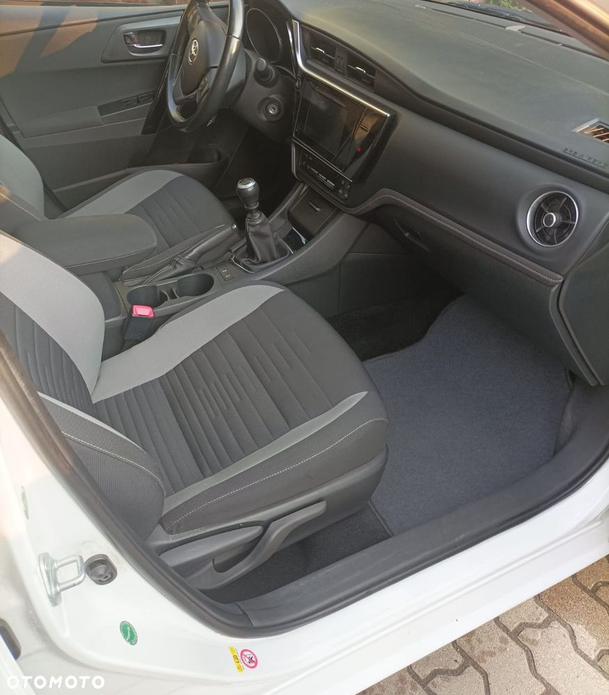 Toyota Auris 1.6 D-4D Comfort - 9