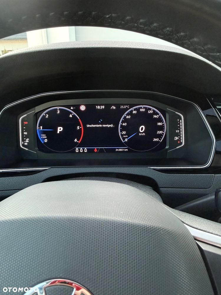 Volkswagen Passat 2.0 TDI SCR DSG Elegance - 11