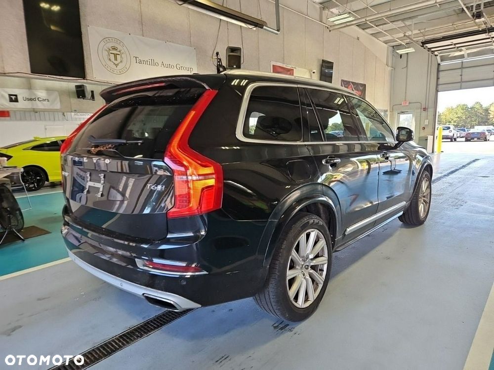 Volvo XC 90 - 4