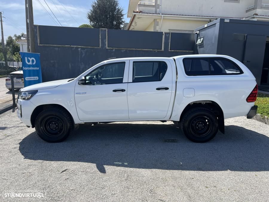 Toyota Hilux 2.4 D-4D 4WD CD CM - 3