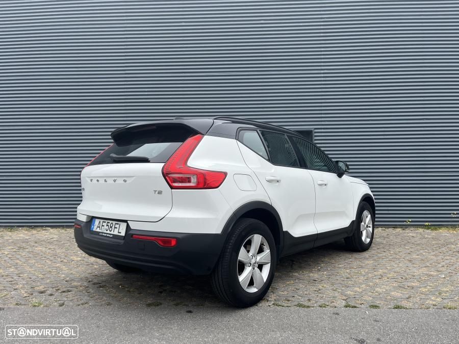 Volvo XC 40 1.5 T2 Momentum Geartronic - 5