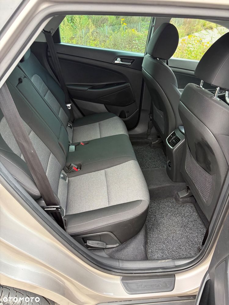 Hyundai Tucson 1.6 CRDi Style 2WD - 32