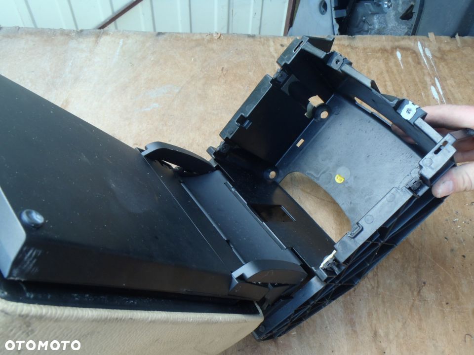 podłokietnik vw touareg dużo części do vw - 3