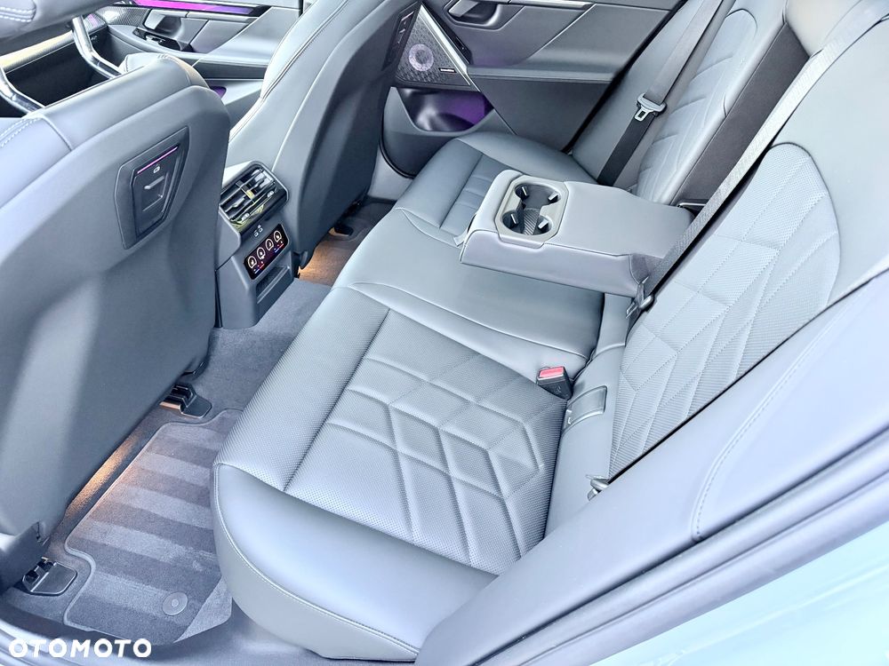 BMW Seria 5 540d xDrive mHEV M Sport - 29