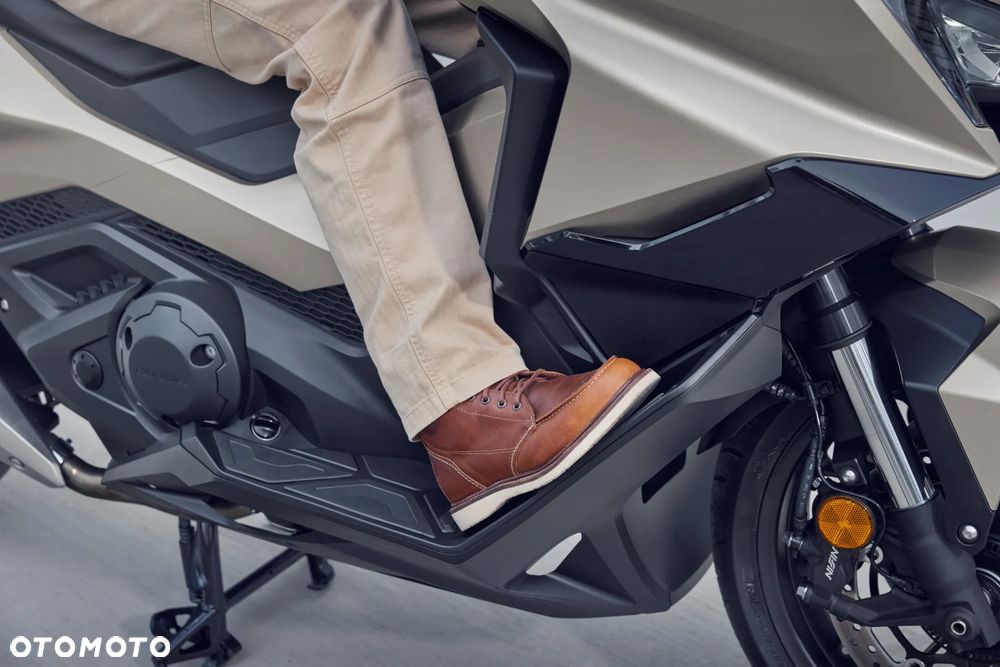 Honda NSS - 11