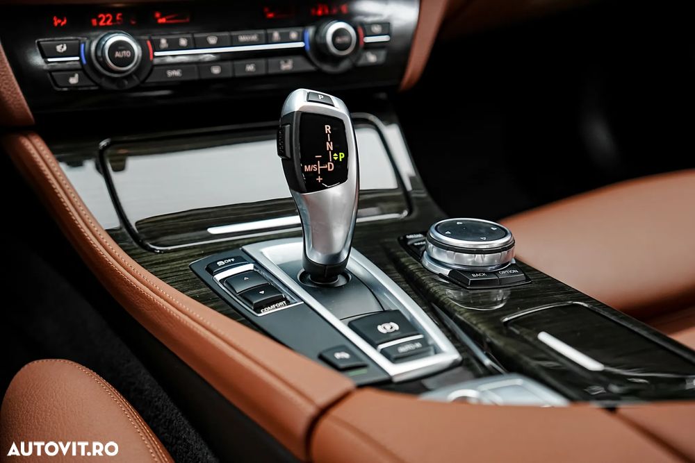 BMW Seria 5 520d Aut. Luxury Line - 22