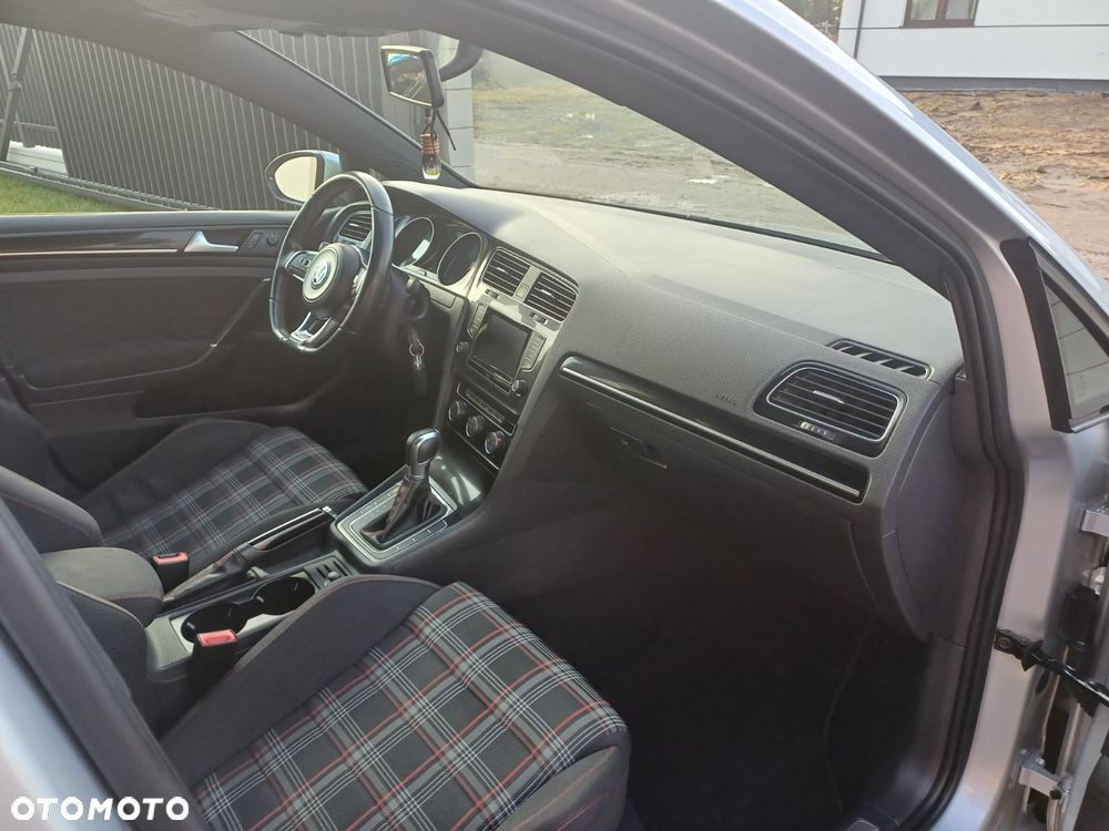 Volkswagen Golf GTI BlueMotion Technology DSG - 12