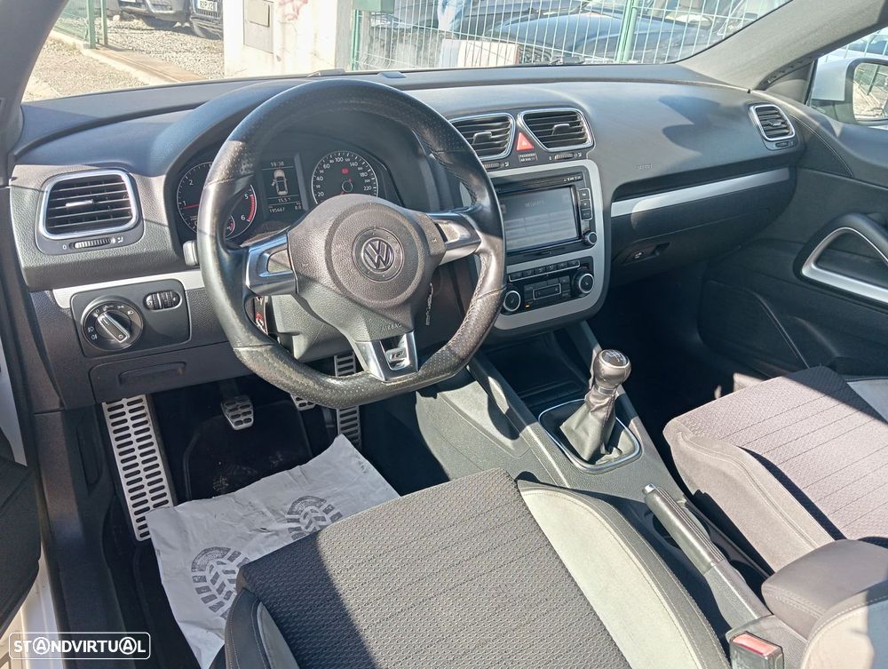 VW Scirocco 2.0 TDI R-Line - 14