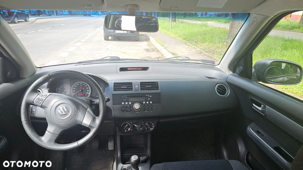 Suzuki Swift 1.3 Limited 25 - 5