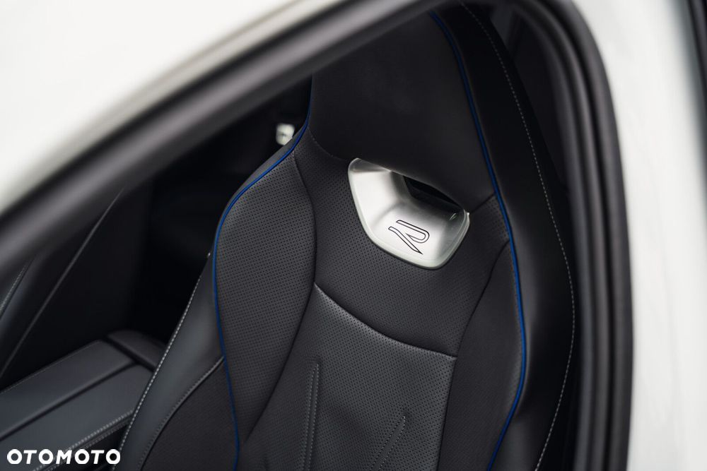 Volkswagen Passat - 18