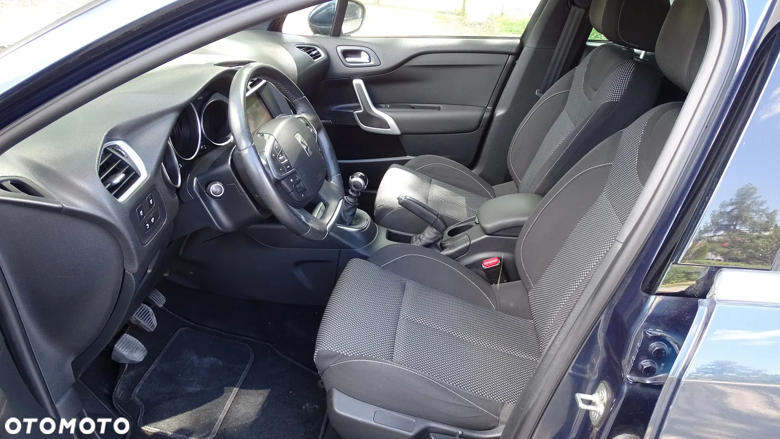 Citroën DS4 e-HDi 115 Chic - 14